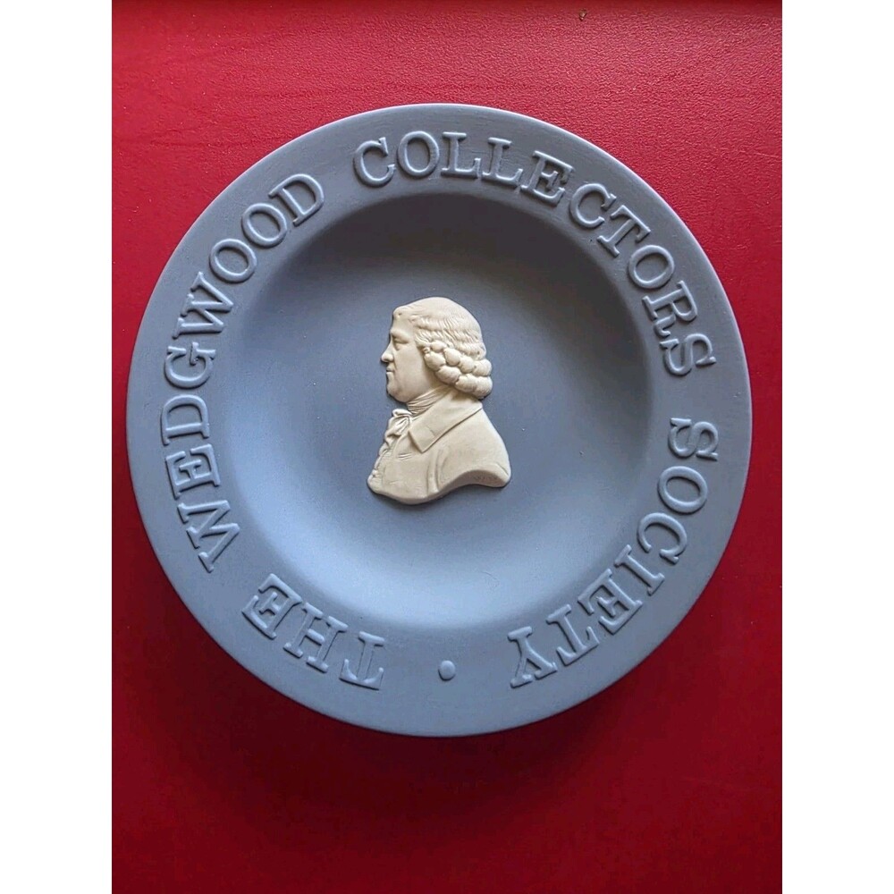 WEDGEWOOD Jasperware Cream on Lavender Blue Collectors Society Plate Sweet Dish